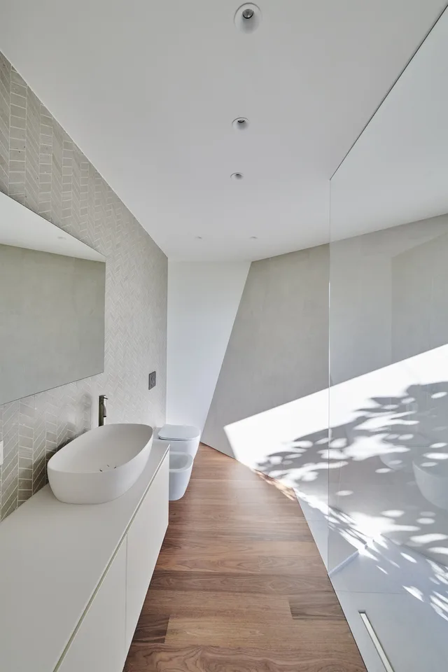 Einzigartige 6,5 Zimmer Attikawohnung mit grosser Dachterrasse, Whirpool und eigenem Pool – Foto 10 von 12