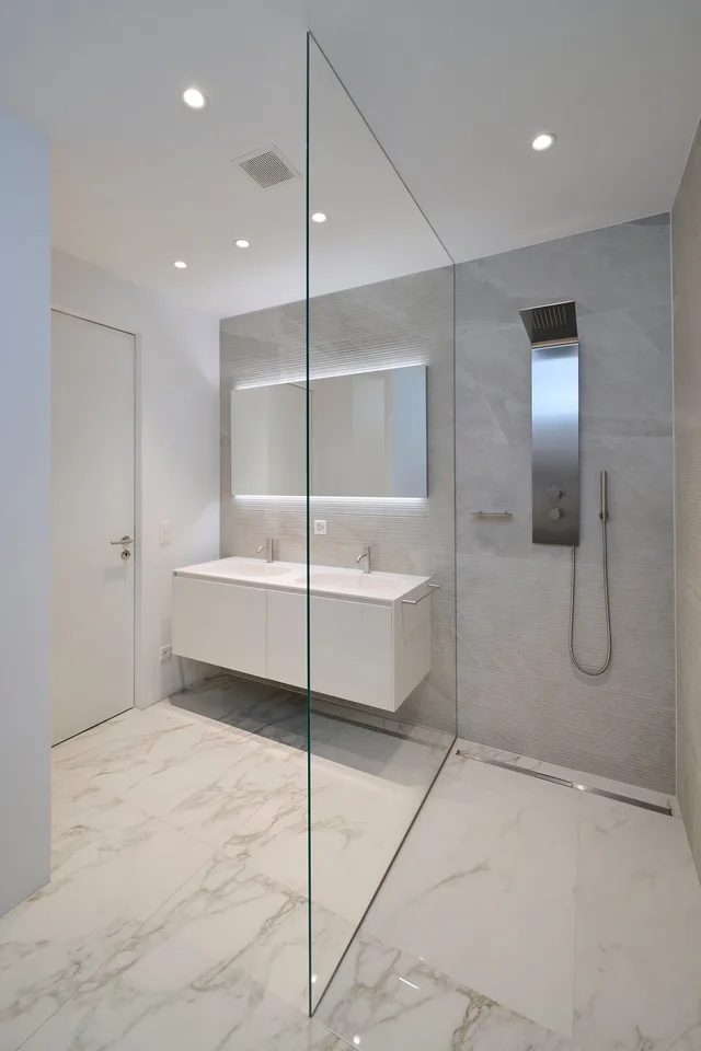 LIBELLULA RESIDENCE: Stupendo appartamento con enorme giardino e vista lago – Foto 9 von 16