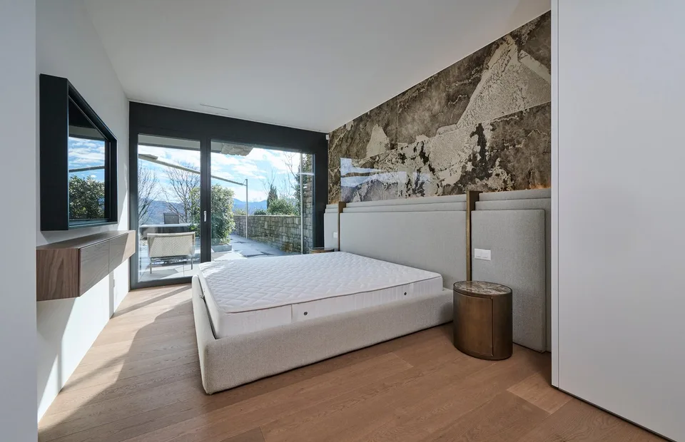 LIBELLULA RESIDENCE: Stupendo appartamento con enorme giardino e vista lago – Foto 7 von 16
