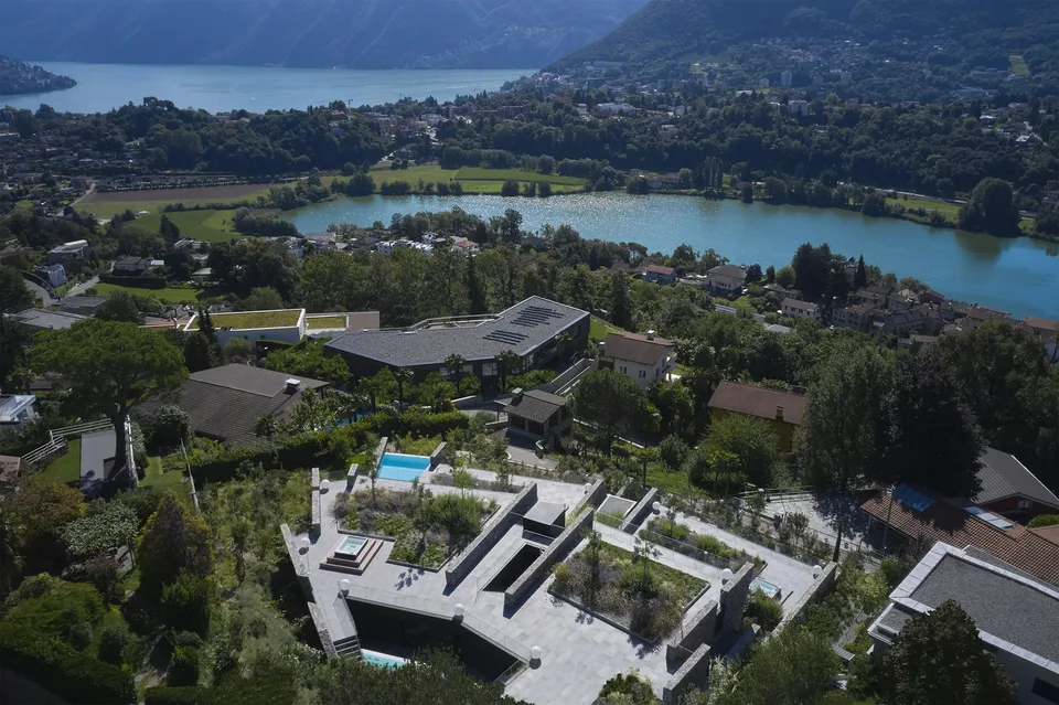 LIBELLULA RESIDENCE: Stupendo appartamento con enorme giardino e vista lago – Foto 13 von 16