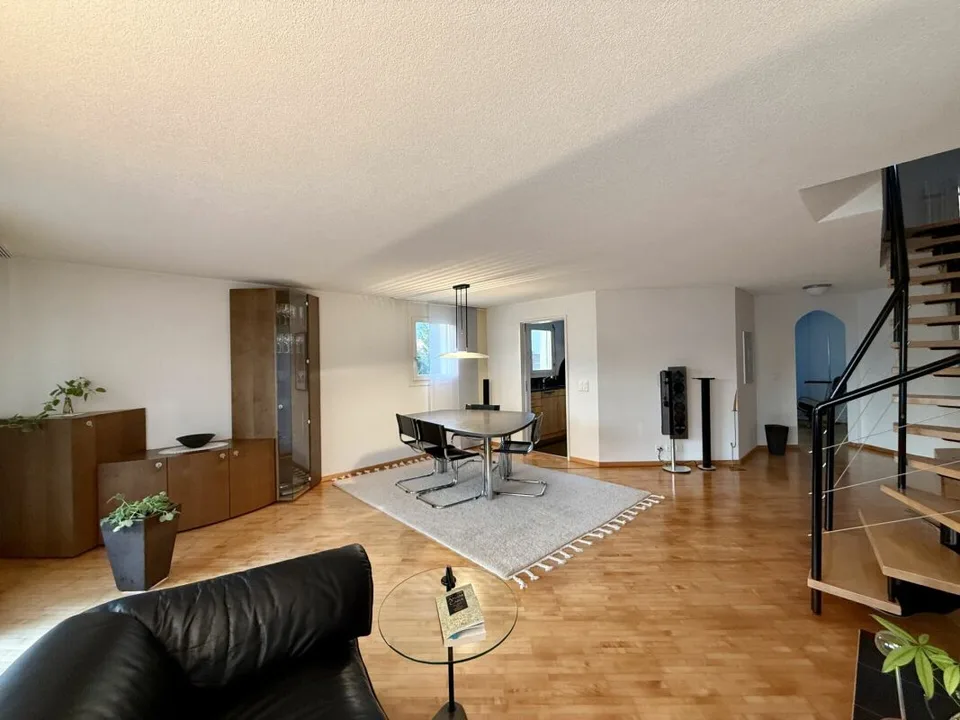 Vivere spaziosamente con vista sulle montagne - Maisonette di 5,5 locali a Römerswil – foto 5 di 16
