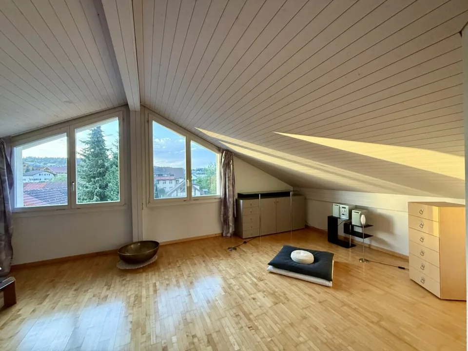 Vivere spaziosamente con vista sulle montagne - Maisonette di 5,5 locali a Römerswil – foto 11 di 16