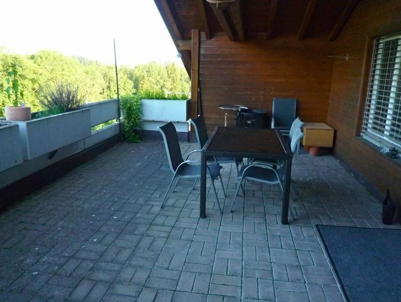 2.5 Zi.-Dachwohnung mit grosser Terrasse