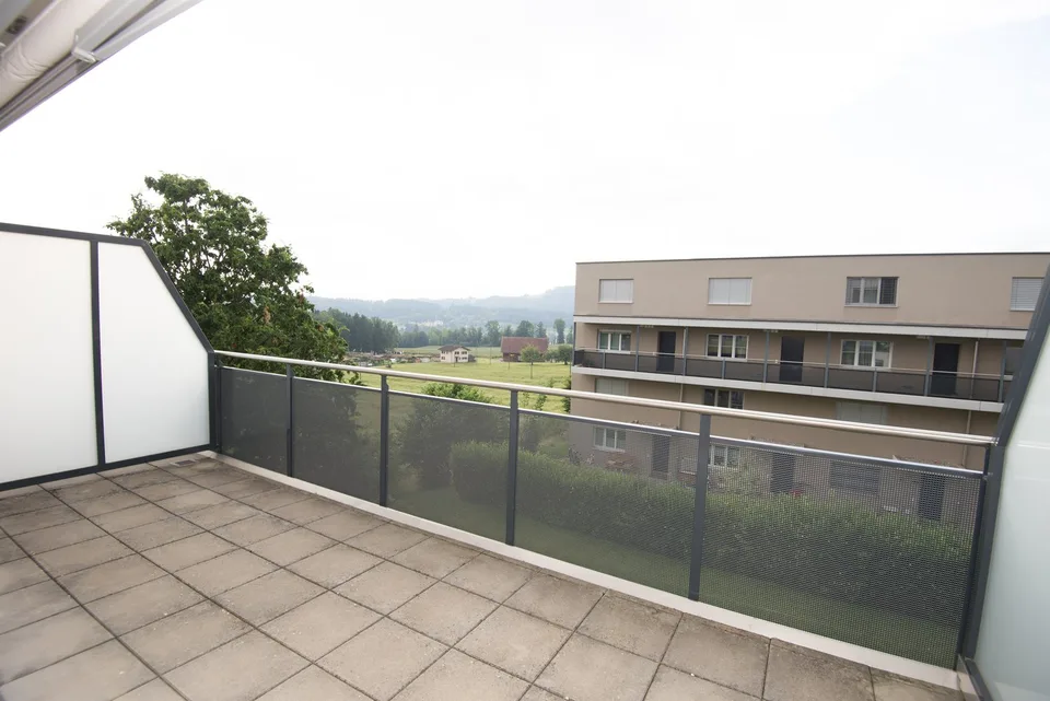 Maisonette-Wohntraum mit zwei Balkonen und herrlichem Alpenpanorama