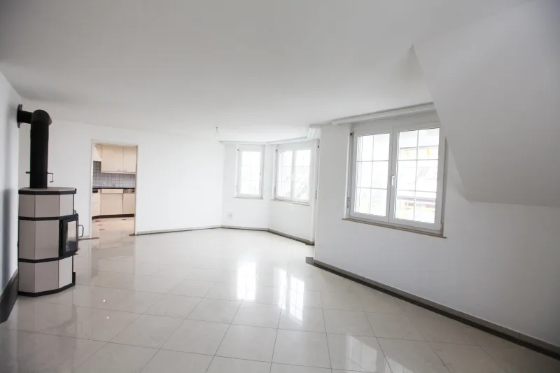 Exclusive 5.5-room maisonette apartment with gallery and large balcony