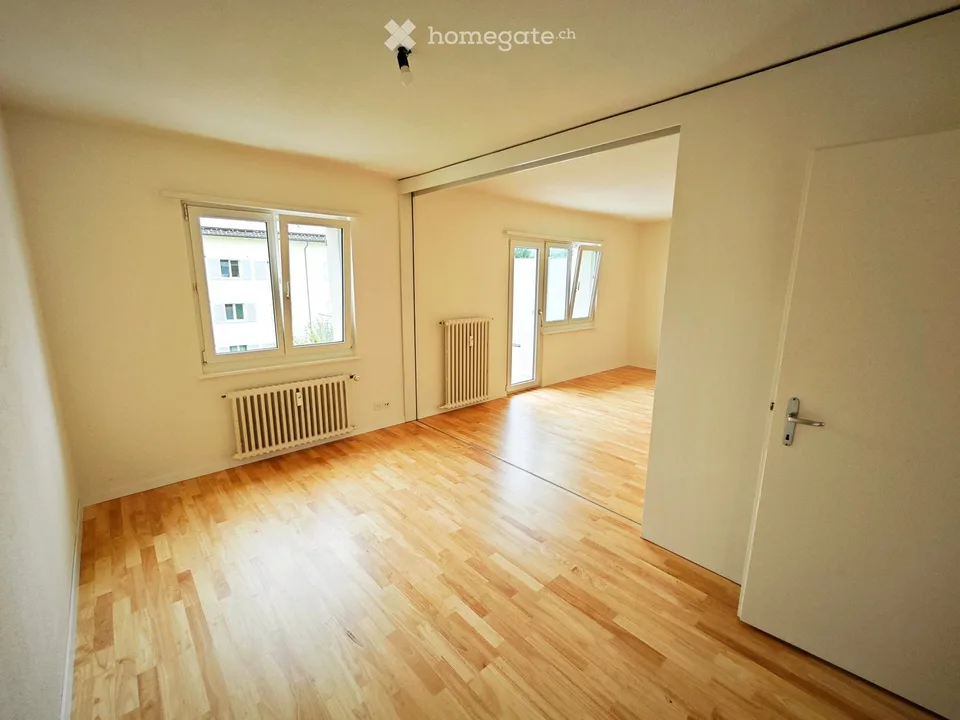 Freshly renovated 4.5-room apartment with large balcony in Wettingen
