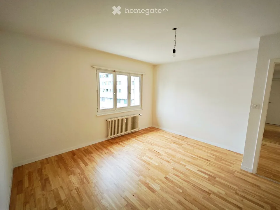 Freshly renovated 4.5-room apartment with large balcony in Wettingen