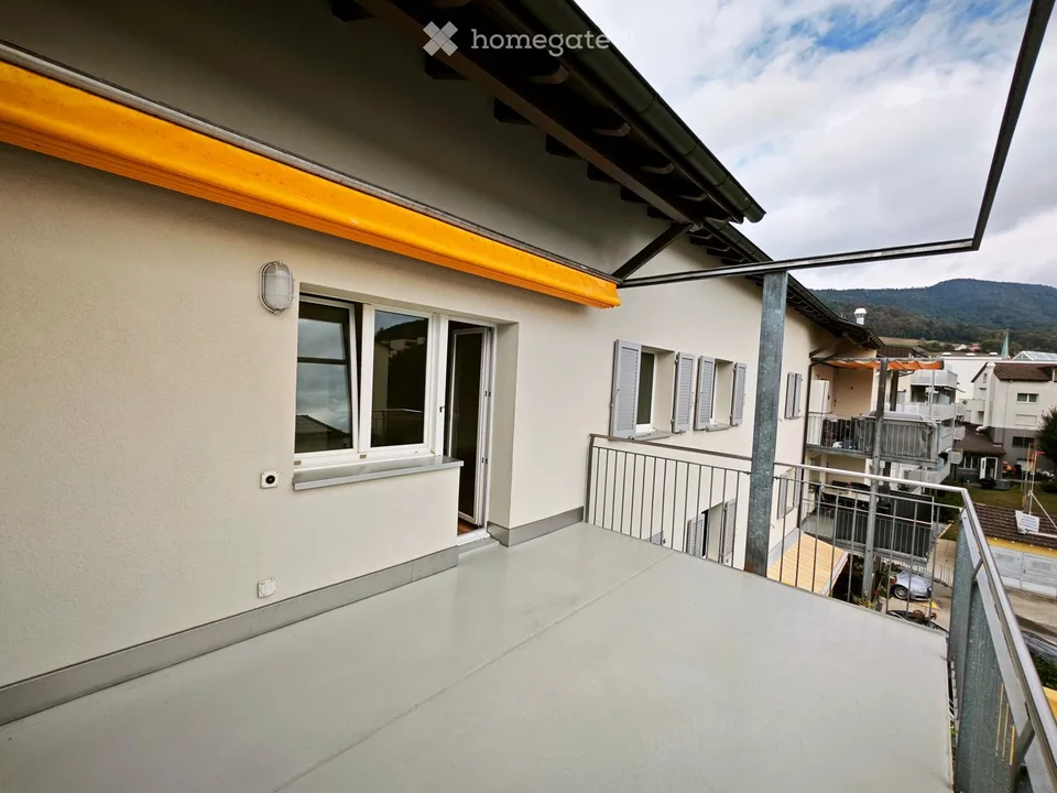 Freshly renovated 4.5-room apartment with large balcony in Wettingen