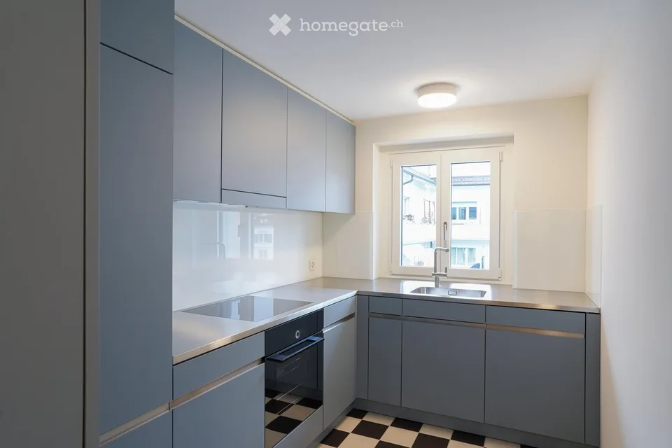 Helle und zentrale Wohnung in unmittelbarer Nähe zur Seeanlage Küsnachter Horn