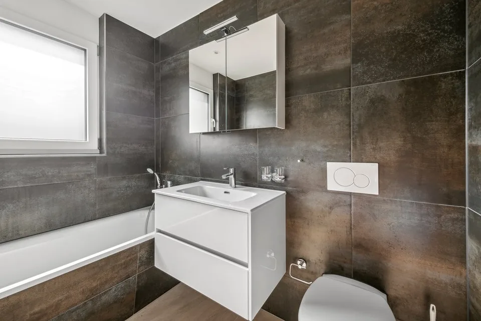 Helle 3.5 Zimmer Wohnung im 1. OG mit toller Aussicht! - Leuggern