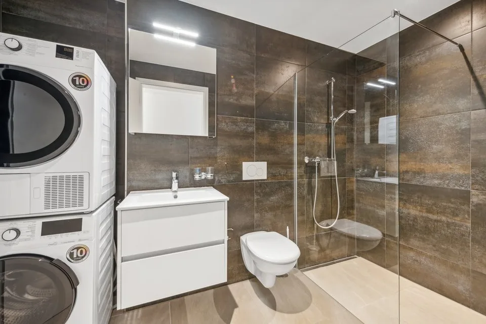 Helle 3.5 Zimmer Wohnung im 1. OG mit toller Aussicht! - Leuggern