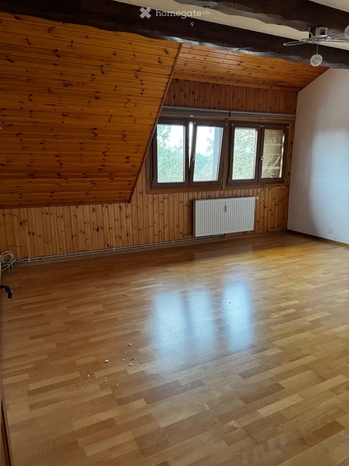 For rent in Poliez-Pittet 4.5 rooms with fireplace and balcony