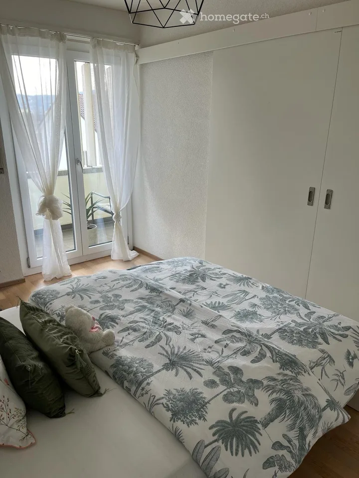 Helles 4,5-Zimmer-Wohnung möbliert – Foto 3 von 5
