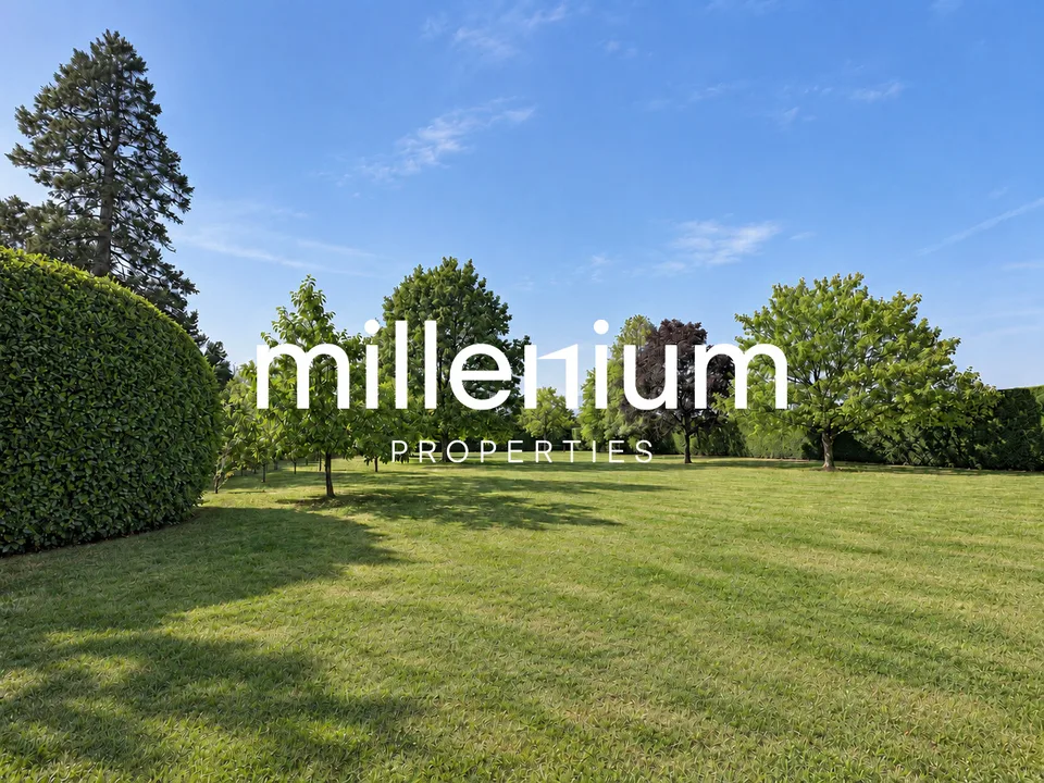 Exceptional 18th-Century Property with Indoor Swimming Pool, Wellness