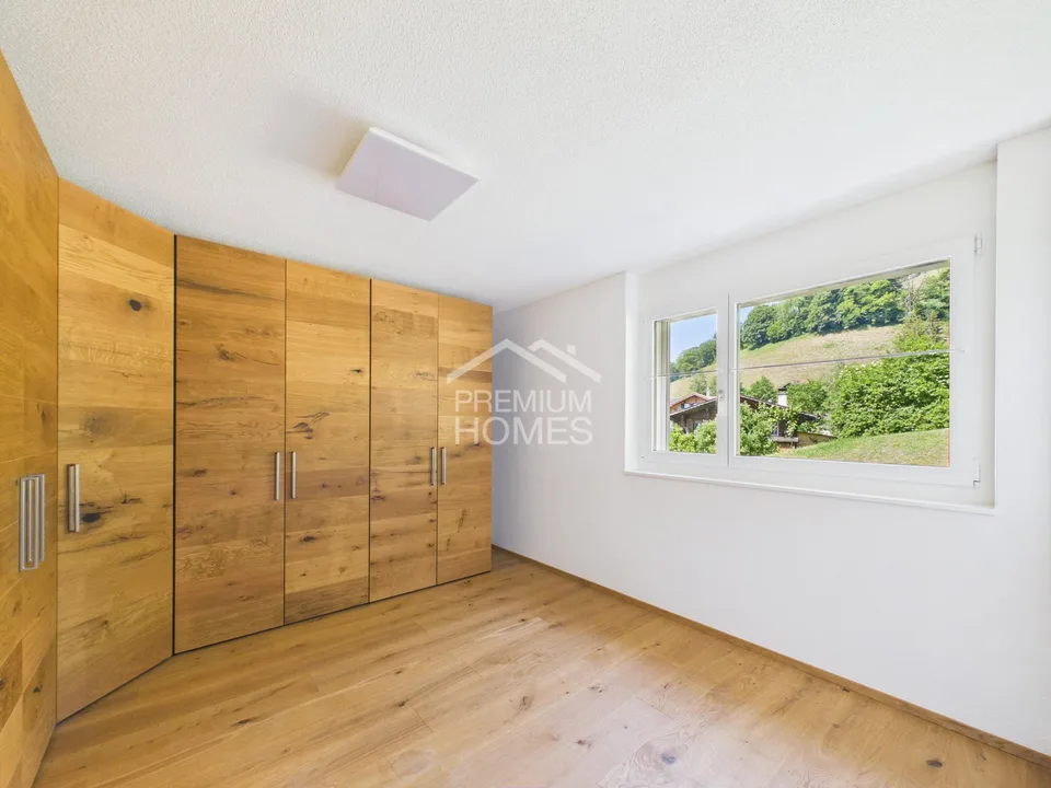 Ein Zuhause mit Niesenblick - grosszügige 5.5-Zimmer-Maisonette! – Foto 11 von 13