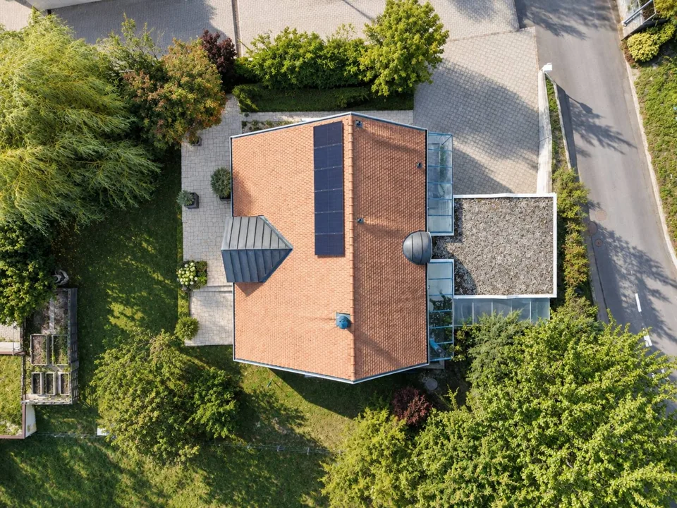Un'architettura unica nel cuore di un ambiente verde – foto 13 di 13