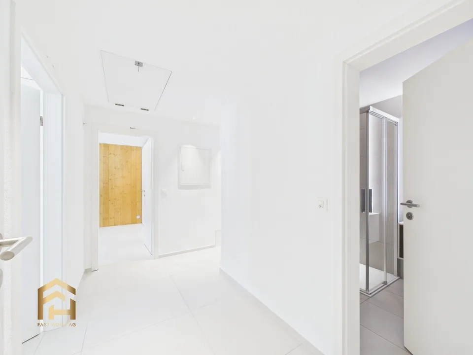 4.5-Room Penthouse Apartment Above the Roofs of Naters – photo 6 of 13