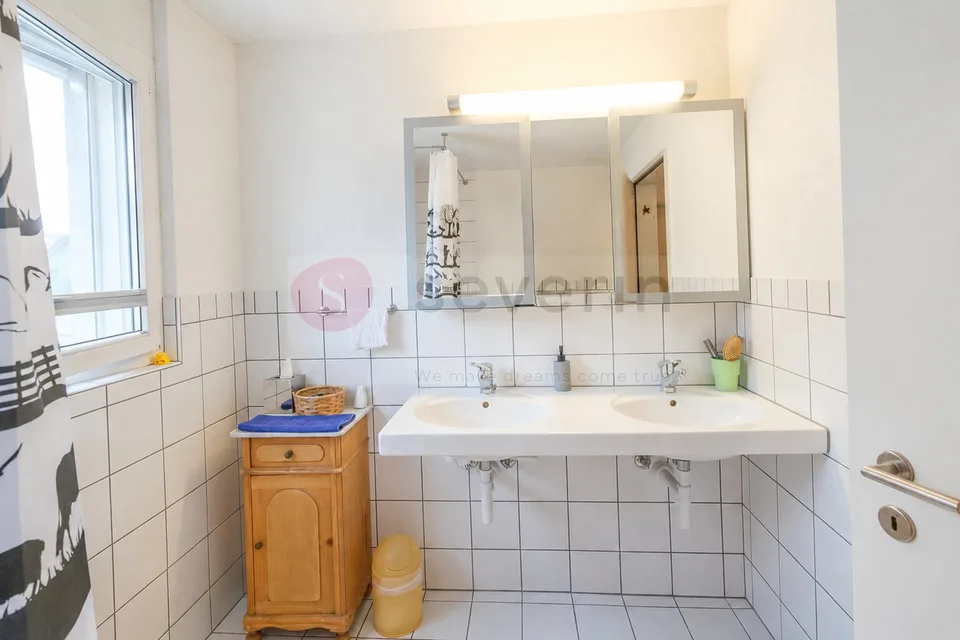 HÜNTWANGEN: WOHNEN MIT LEBENSQUALITÄT - 5.5 ZI- REIHENECKHAUS – Foto 7 von 11