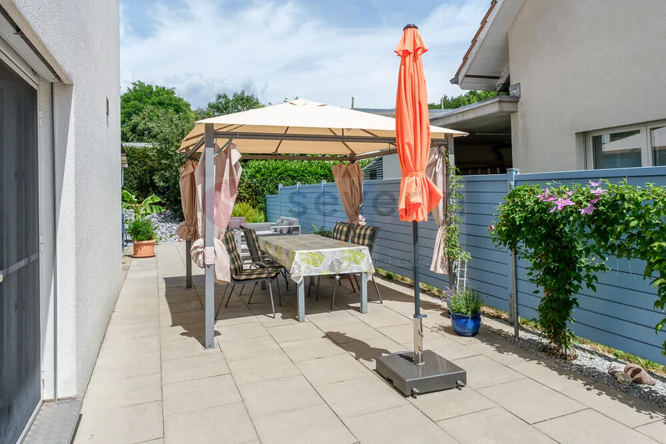 HÜNTWANGEN: WOHNEN MIT LEBENSQUALITÄT - 5.5 ZI- REIHENECKHAUS – Foto 10 von 11
