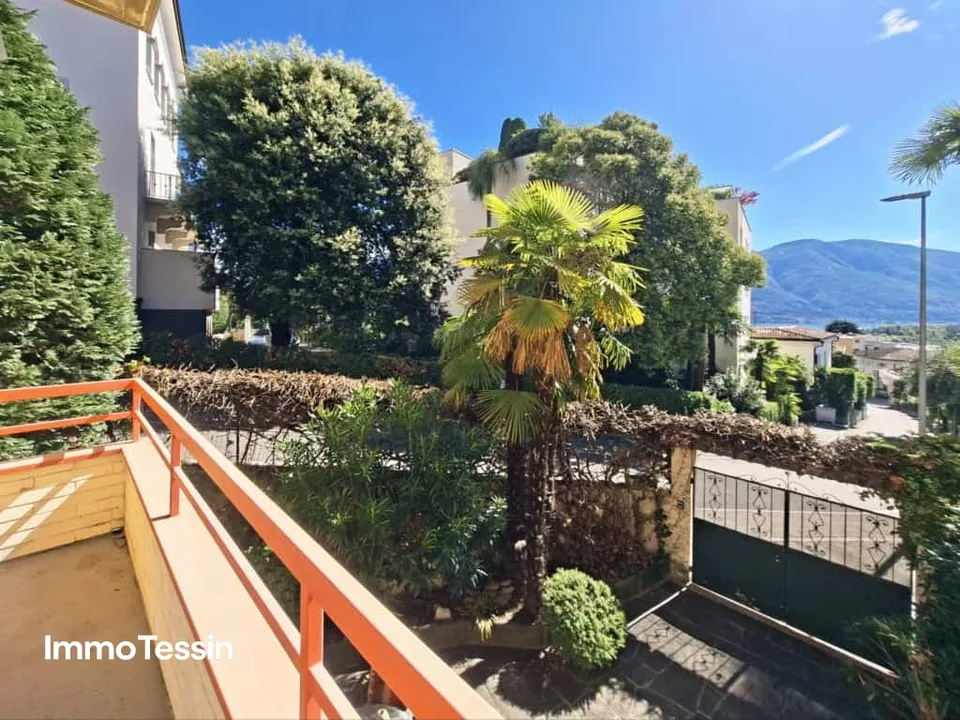 Prix Top & Résidence Secondaire : Appartement de Vacances Rénové dans un Emplacement Idéal avec Vue sur le Lac et à Proximité de la Promenade de Locarno – photo 2 sur 13