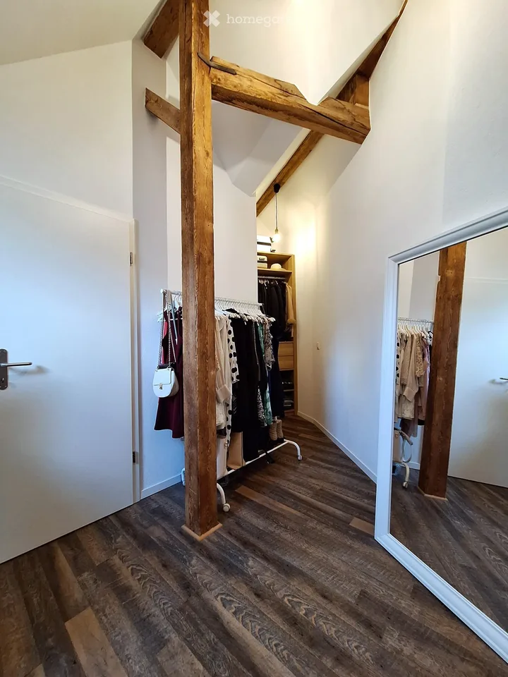Wunderschöne 2.5-Zimmer-Dachwohnung im Herzen von Dietikon