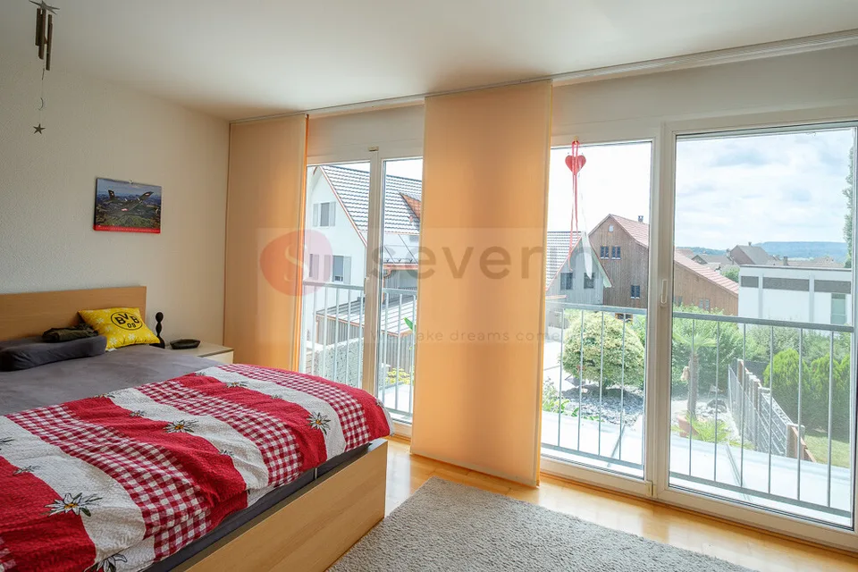 HÜNTWANGEN-5 MIN. DE RAFZ: - 5.5 PIÈCES- MAISON MITOYENNE AVEC GARAGE-150M2 – photo 6 sur 11