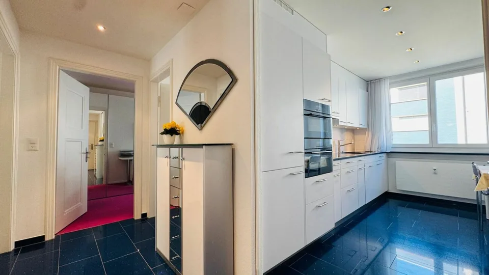 Appartamento di 3,5 locali ben mantenuto a Binningen con ascensore, balcone di 12 m² e torre di lavanderia privata – foto 6 di 18