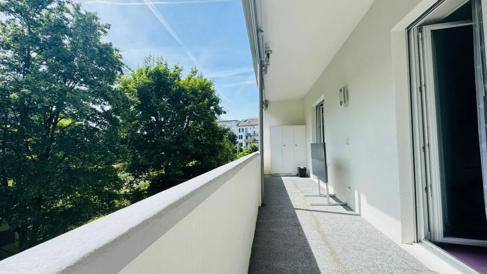 Appartamento di 3,5 locali ben mantenuto a Binningen con ascensore, balcone di 12 m² e torre di lavanderia privata – foto 13 di 18