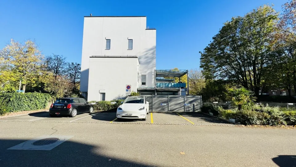 Appartamento di 2 camere attraente con ascensore, posti auto sotterranei e più ad Aesch - Ideale per gli investitori e i single – foto 2 di 15