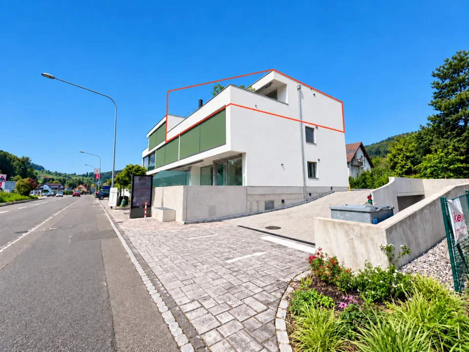 Appartement attique exclusif et moderne de 3,5 pièces avec grande terrasse & tour de buanderie