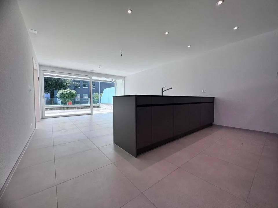 Appartement moderne et exclusif de 4,5 pièces avec grande terrasse & tour de buanderie