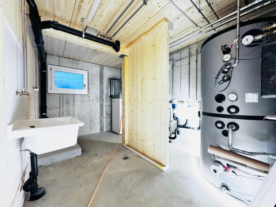 Casa unifamiliare di alta qualità di 4,5 locali - giardino con vista panoramica, carport + PP, 3 celle umide – foto 23 di 29