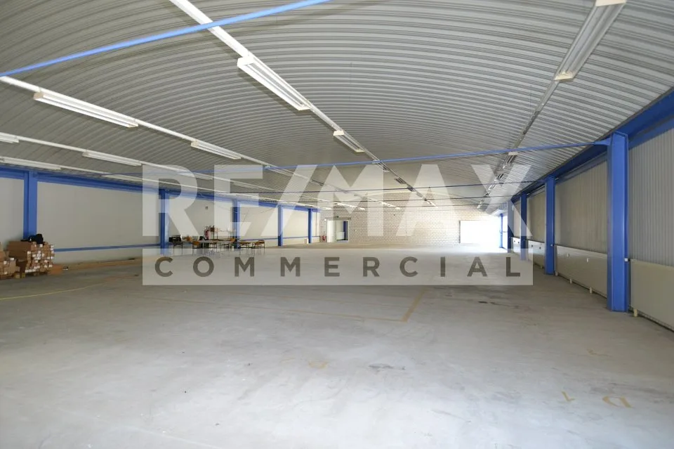Circa 940 m² di stoccaggio/produzione/salone - o quali sono le VOSTRE esigenze? – foto 3 di 11