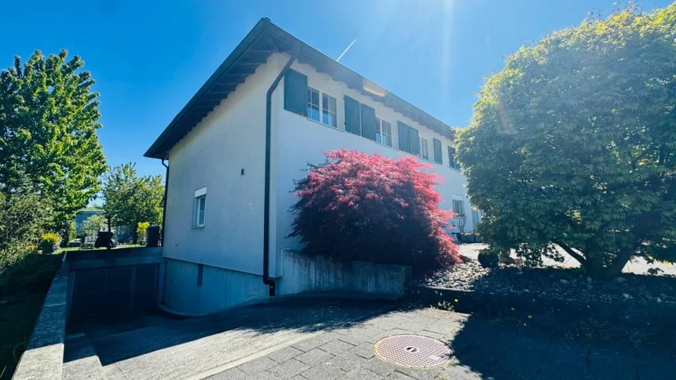 Maison de coin de 4,5 pièces avec jardin, garage, place de parking et four à pizza à Giebenach – photo 23 sur 26