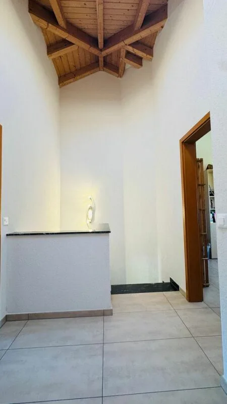 Maison de coin de 4,5 pièces avec jardin, garage, place de parking et four à pizza à Giebenach – photo 8 sur 26