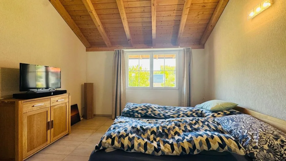 Maison de coin de 4,5 pièces avec jardin, garage, place de parking et four à pizza à Giebenach – photo 10 sur 26