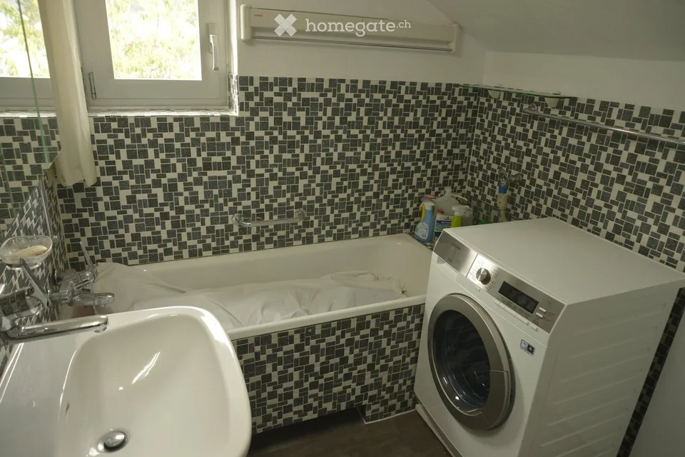 2.5 Zimmer Wohnung in 2 Familien Haus in ruhiger Lage. – Foto 4 von 5