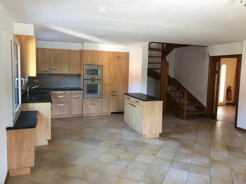 Grand appartement lumineux de 6.5 pièces