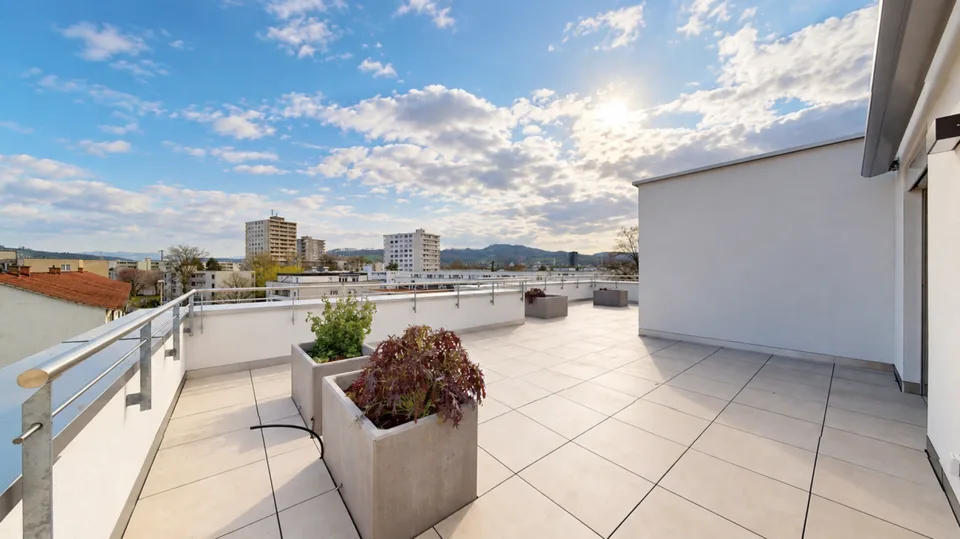 Exclusive 3.5-room penthouse apartment in first occupancy with 98 m² sun terrace