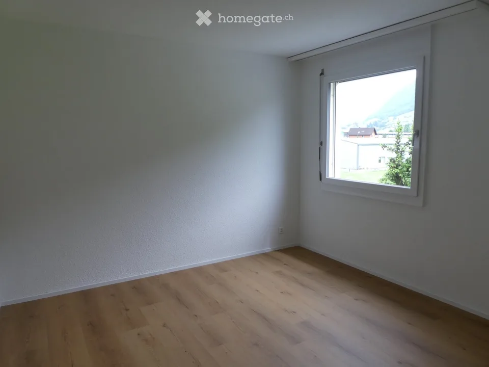 Appartement lumineux 4.5 pièces avec balcon et cheminée à Stansstad