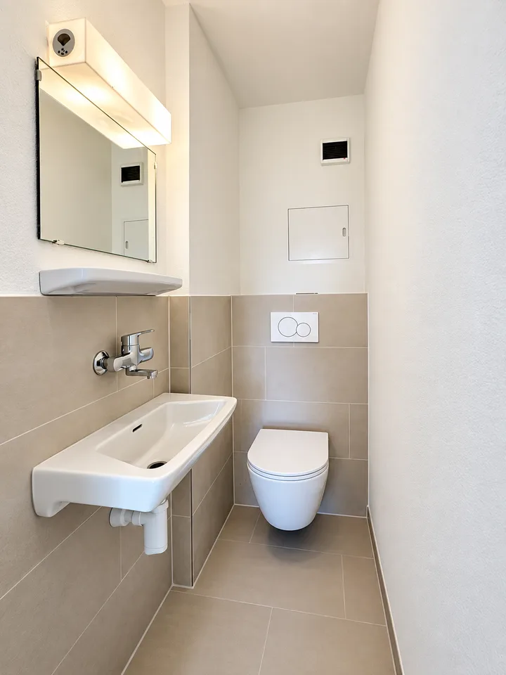Appartamento luminoso 4.5 locali con balcone in posizione tranquilla – Oberweningen
