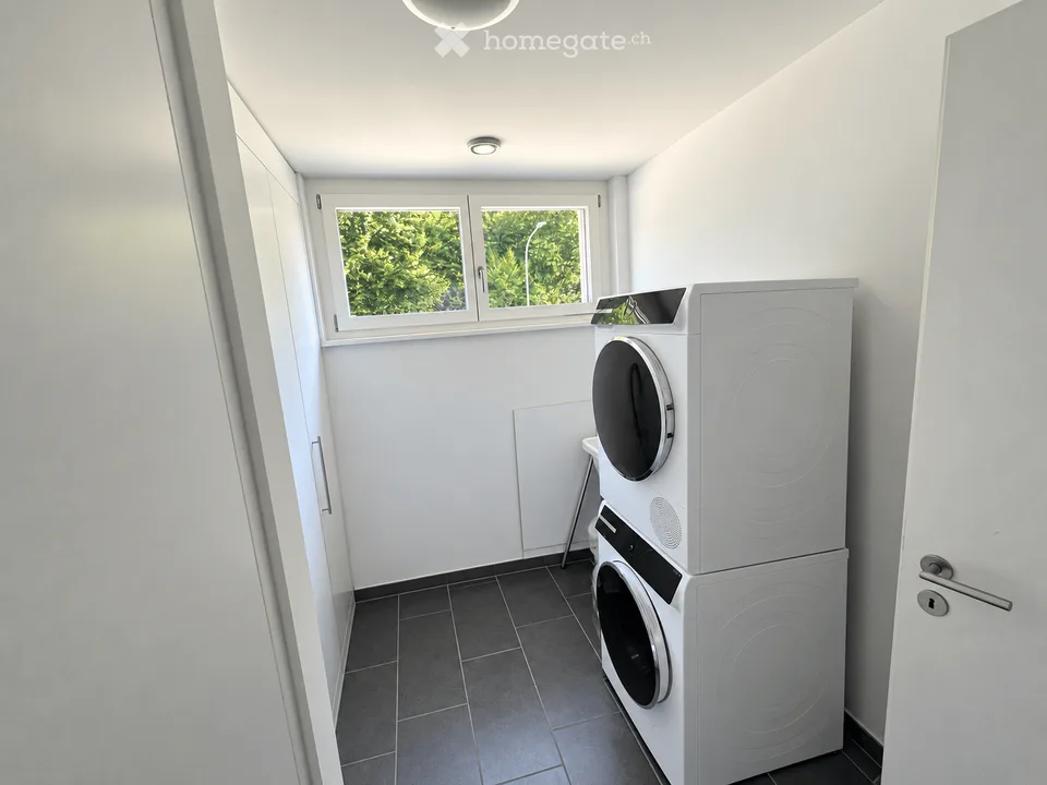 201 m² Attika-Maisonette mit Alpenblick, drei Terrassen und Whirlpool