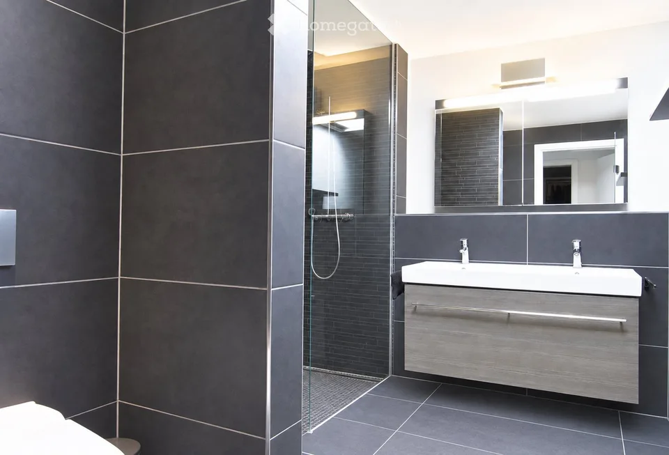 201 m² Attika-Maisonette mit Alpenblick, drei Terrassen und Whirlpool