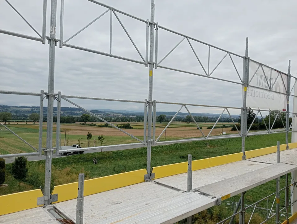 Neue 3.5-Zimmer-Dachwohnung mit Terrasse in St-Aubin FR – Foto 4 von 10