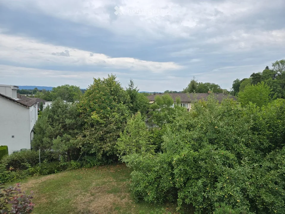 Freistehendes 6.5-Zimmer-Einfamilienhaus mit grossem Garten