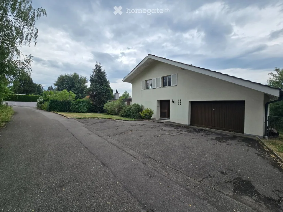 Freistehendes 6.5-Zimmer-Einfamilienhaus mit grossem Garten