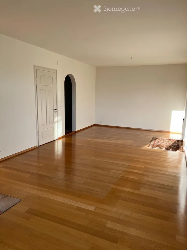 Appartamento di 3 locali ristrutturato (piano rialzato) in casa in stile Liberty