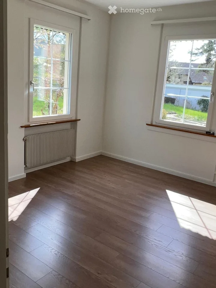 Appartamento di 3 locali ristrutturato (piano rialzato) in casa in stile Liberty