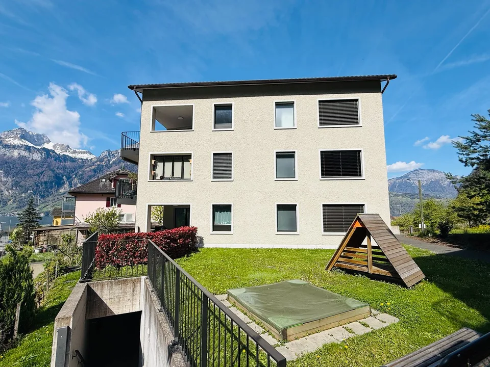 Exklusive Lage mit Berg und Seeblick in Sisikon – Foto 16 von 17