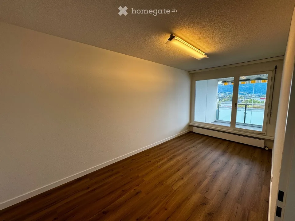 Helle 4.5-Zimmer-Wohnung mit Panoramablick in Steinhausen